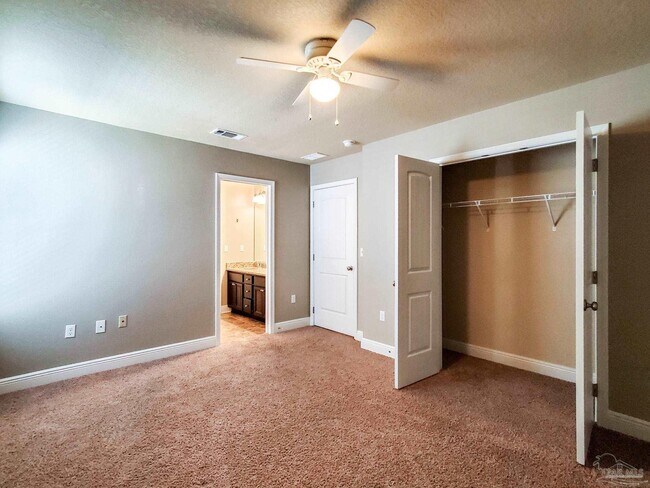 Building Photo - 2236 Somerville Ct