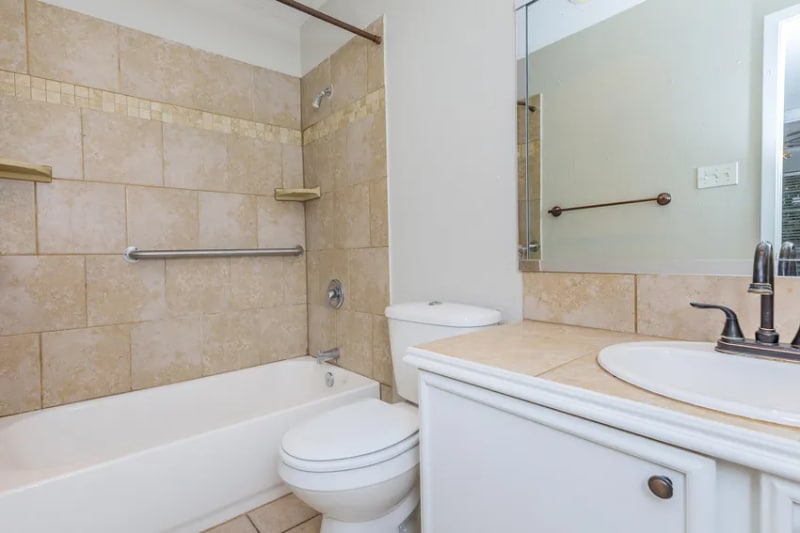 Building Photo - 4645 Ocean Dr