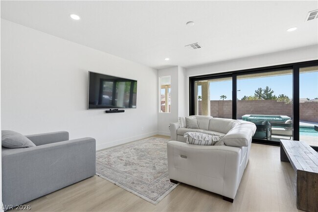 Building Photo - 11063 Pegasus Dr