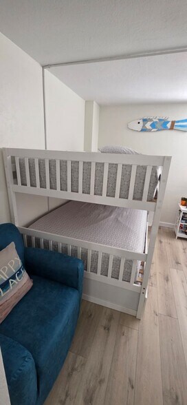 Building Photo - 3047 S Atlantic