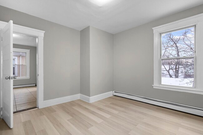 Building Photo - 260 Orchard St