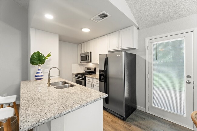 Building Photo - 1123 Rock Canyon Dr