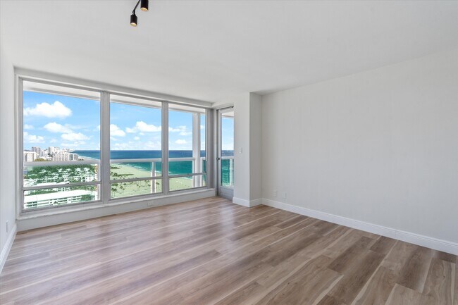 Building Photo - 2100 S Ocean Ln