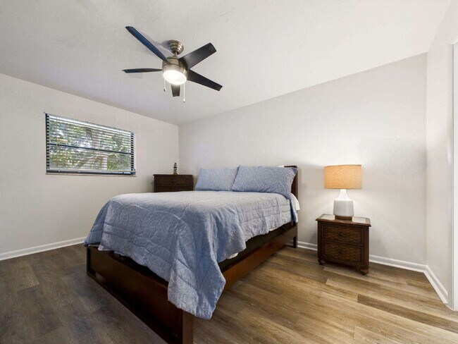 Building Photo - Furnished 2BR/2BA Pine Haven Condo with Preserve View –