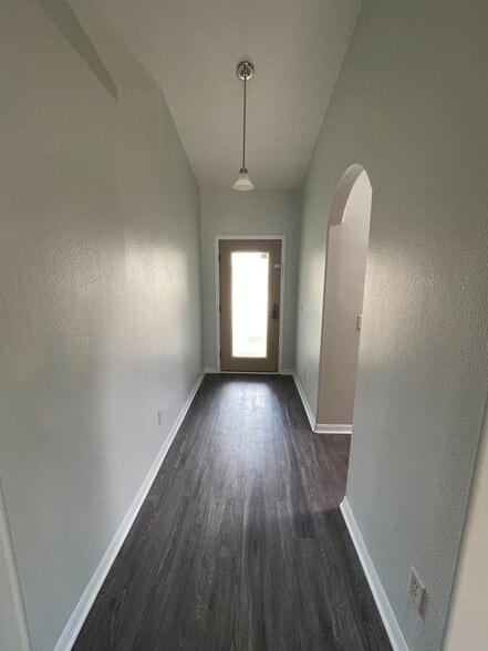 Building Photo - 71 Kashmir Trail