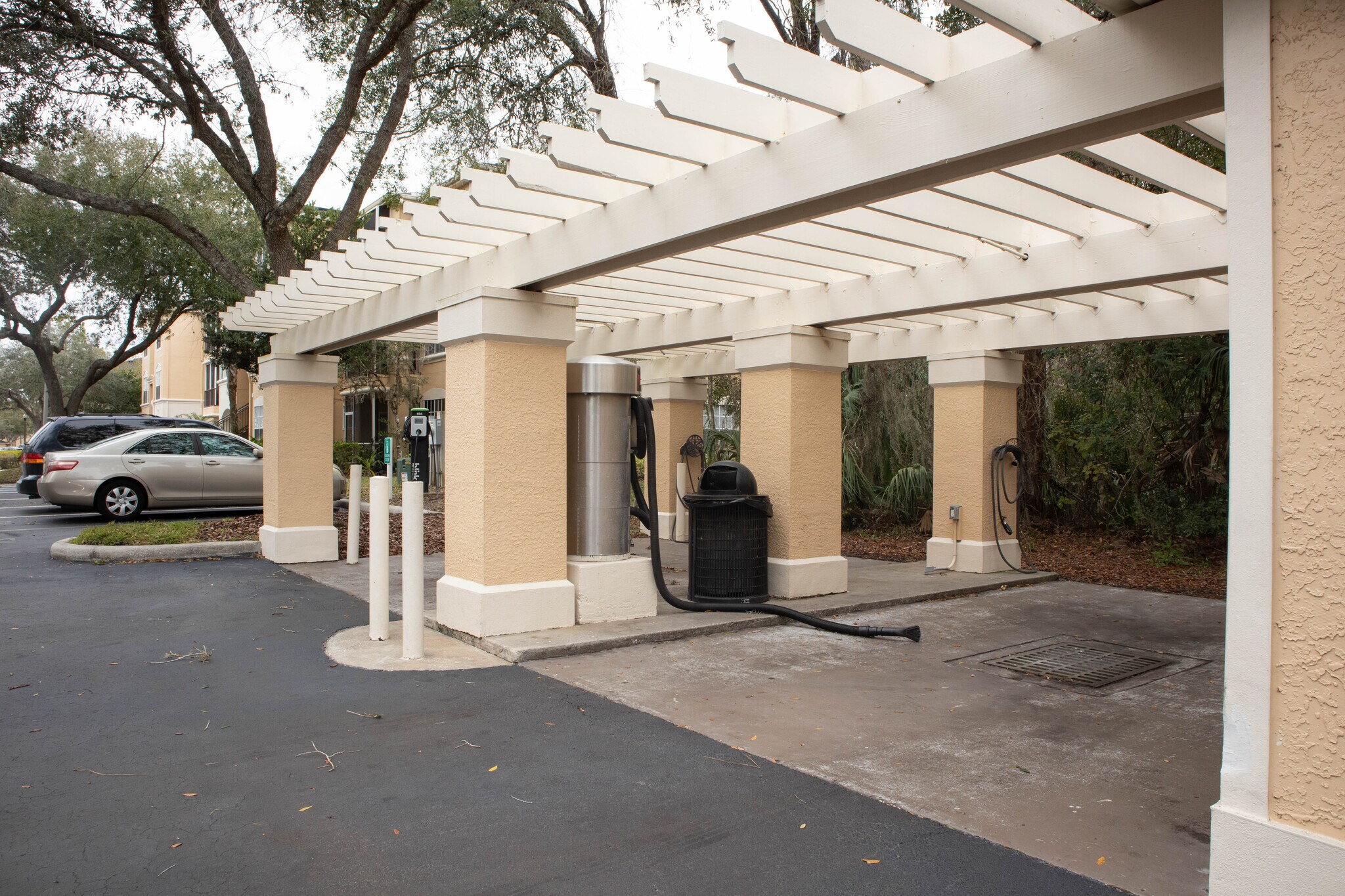 Building Photo - 5125 Palm Springs Blvd