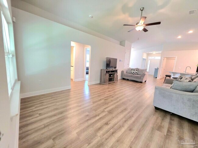 Building Photo - 1813 Leigh Lp