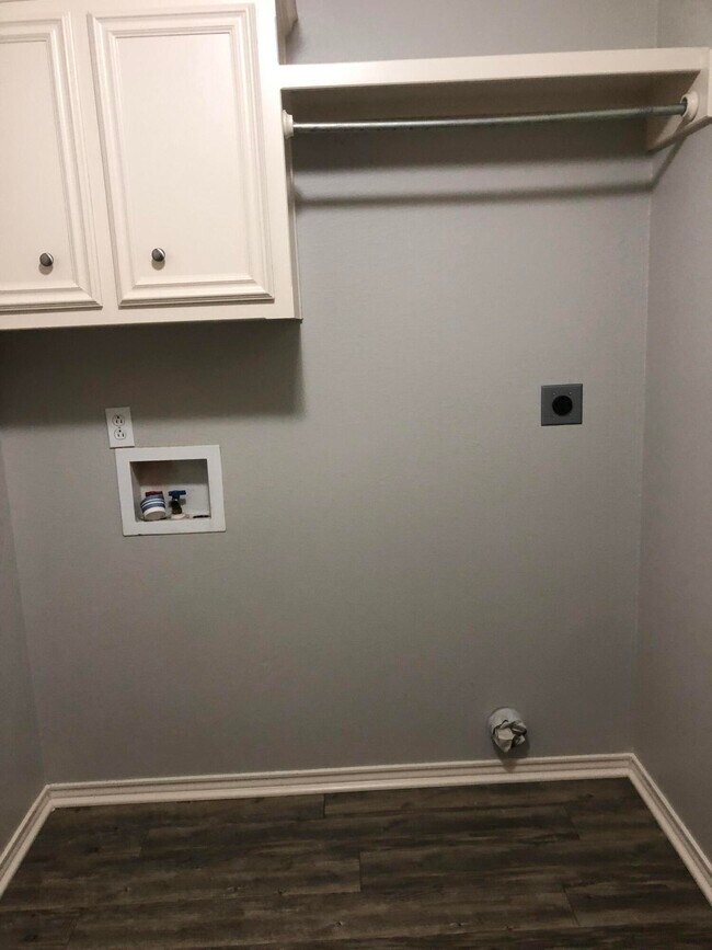 Building Photo - 7528 84th St