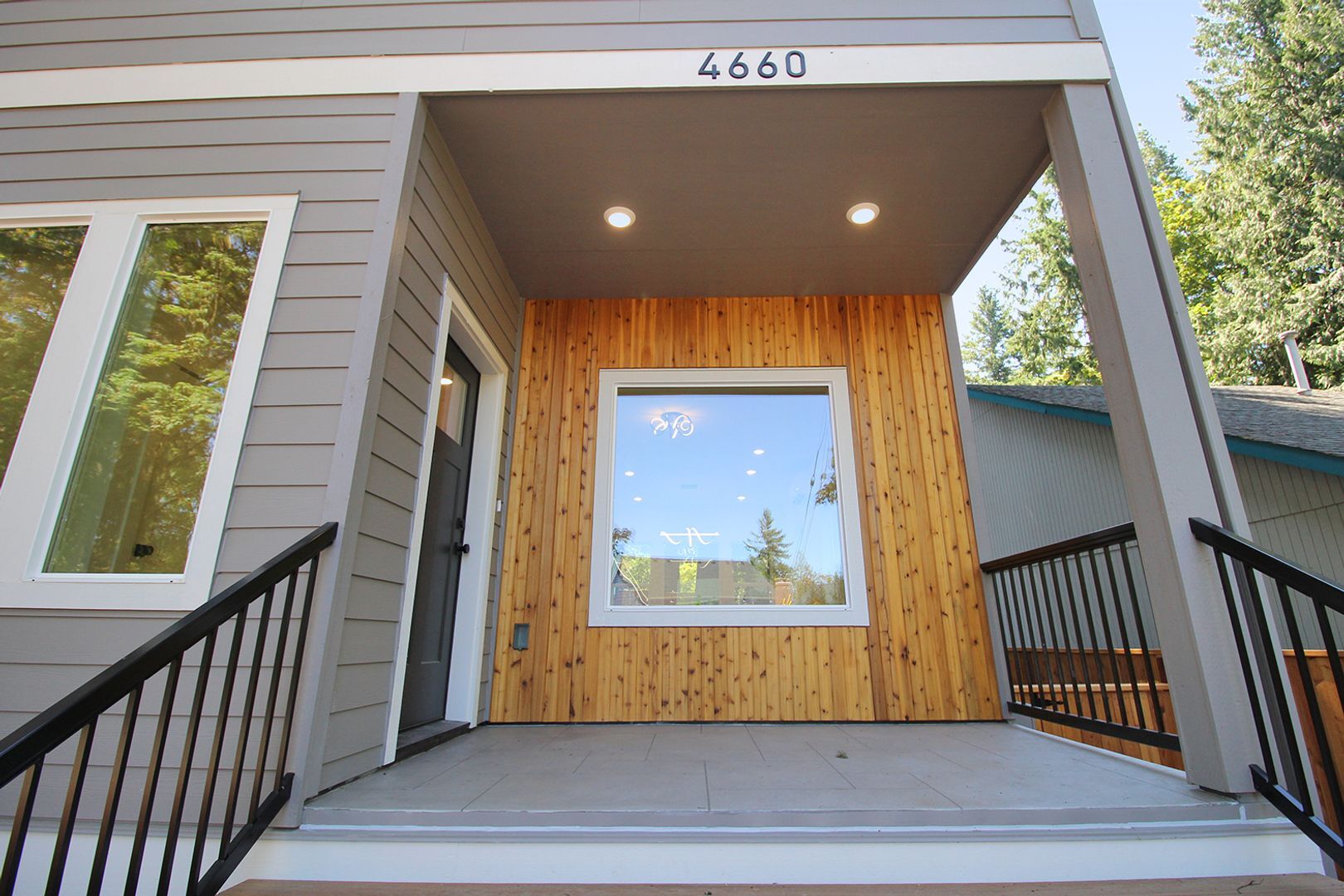 Building Photo - 4660 SW Fairvale Ct