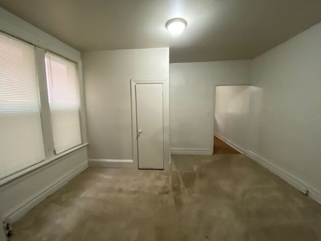 Building Photo - 5 Bedroom house harrisburg for rent 1,250 ...