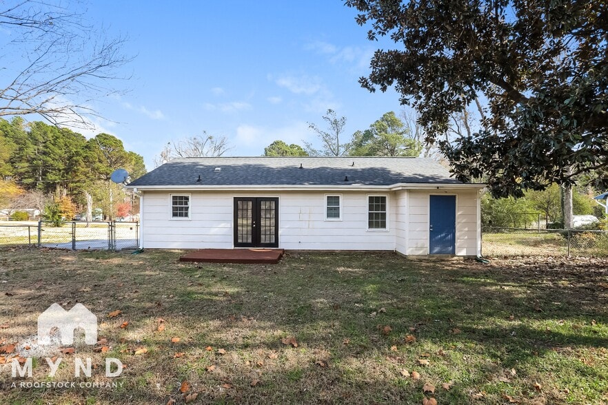Building Photo - 201 Indian Trail