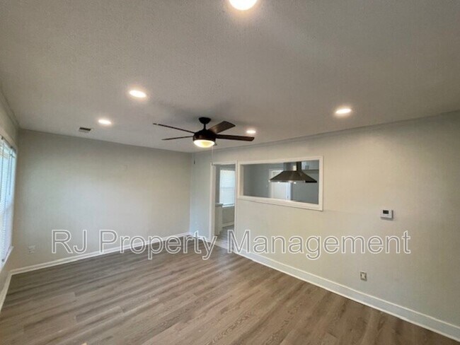 Building Photo - 4380 Reed Ave