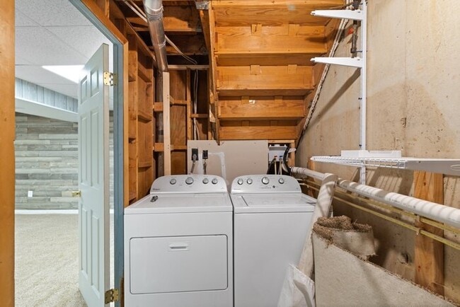 Building Photo - 43 Woodenbridge Ct