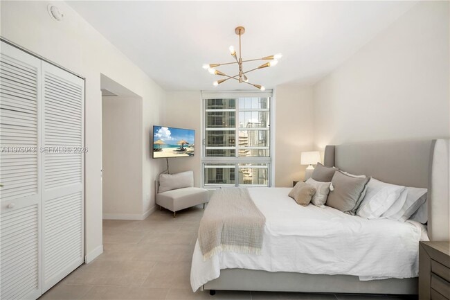 Building Photo - 300 S Biscayne Blvd