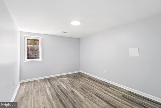 Building Photo - 11309 Cherry Hill Rd