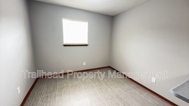 Building Photo - 3409 NW Duncan Rd