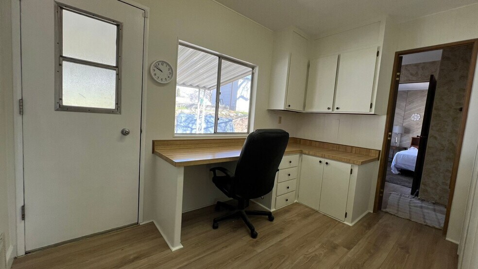 Building Photo - 25 Chaparral Ct