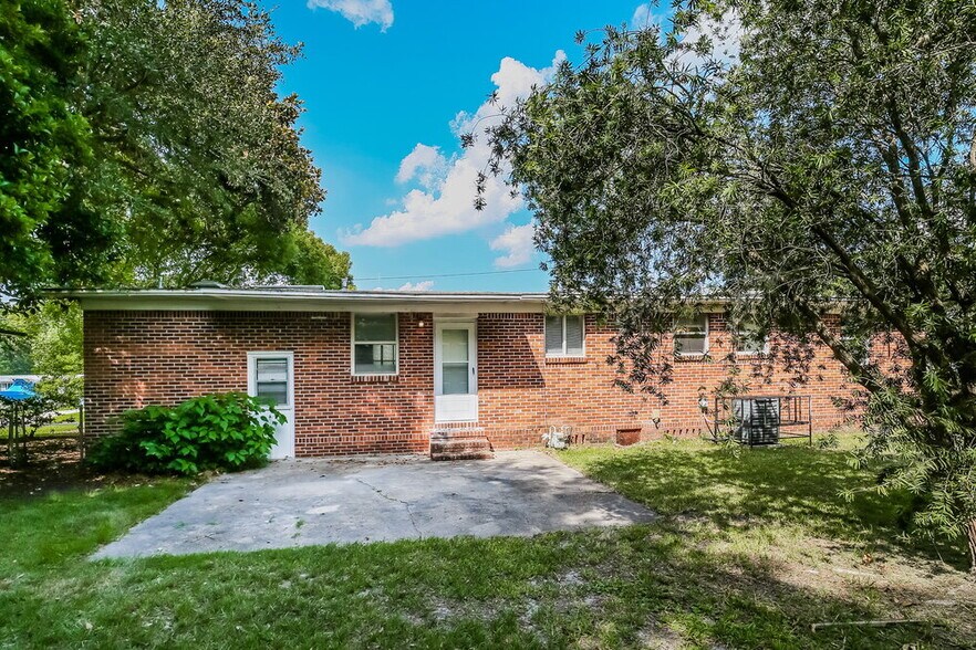 Building Photo - 3942 Barmer Dr