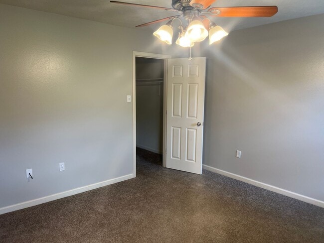 Building Photo - 3 Bed 2 Bath Home