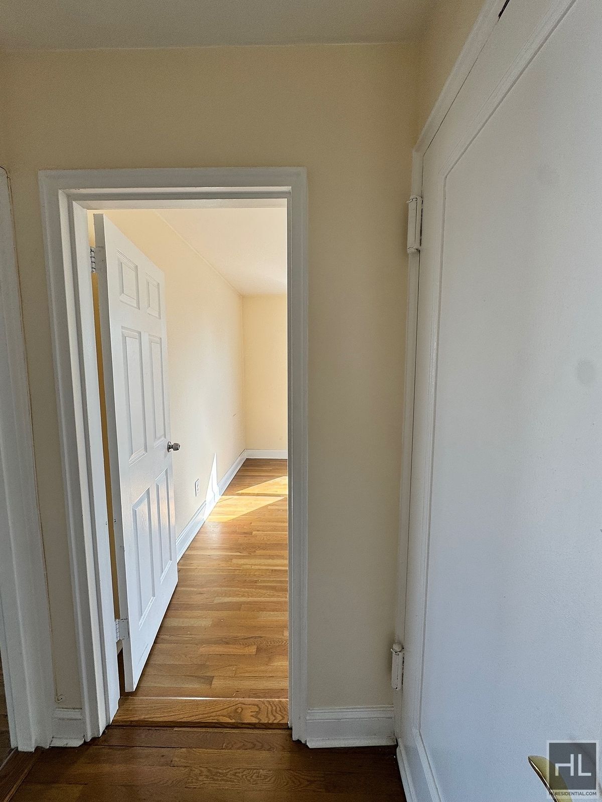 Building Photo - Newly Renovated 2 bedroom apartment spanni...