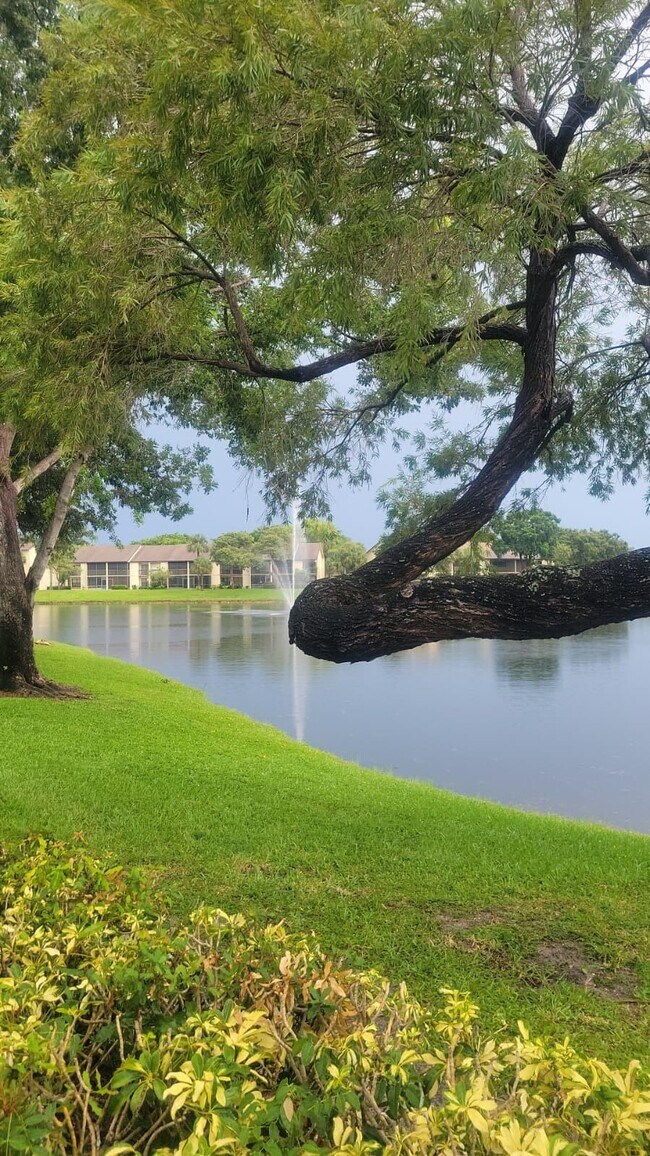 Building Photo - 1248 S Military Trail