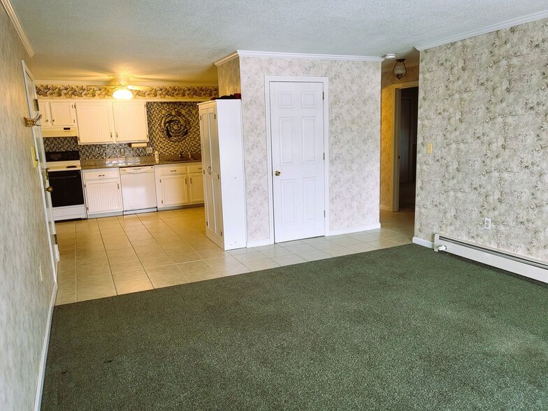 Building Photo - 1 Bittersweet Rd