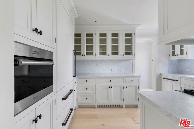 Building Photo - 152 S Camden Dr