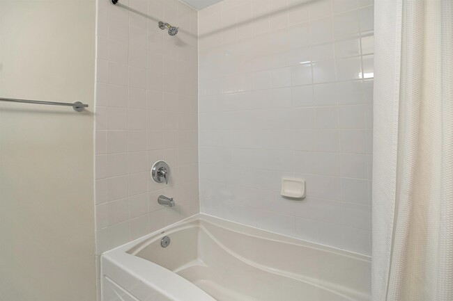 Building Photo - 61 Grand St