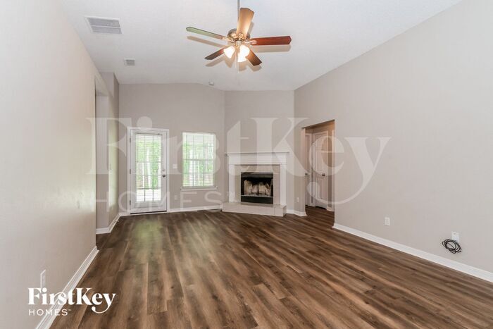 Building Photo - 7354 Ironside Dr W