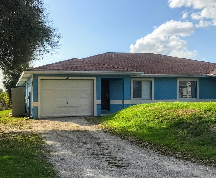 Building Photo - 714 Harold Ave S