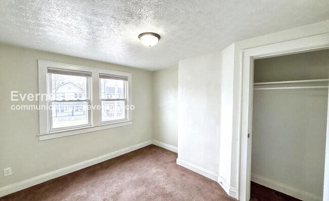 Building Photo - 1098 E 17th Ave