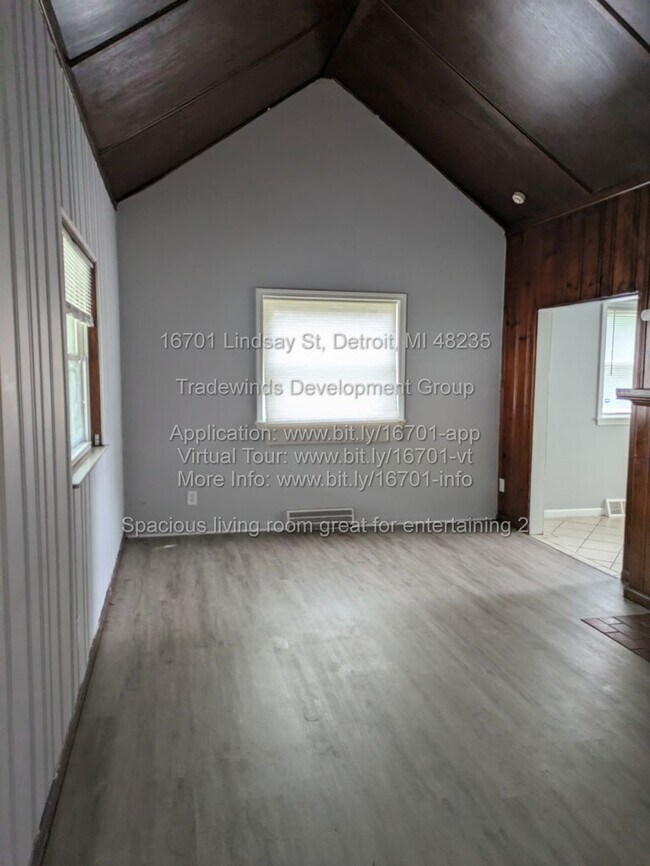 Building Photo - 16701 Lindsay St