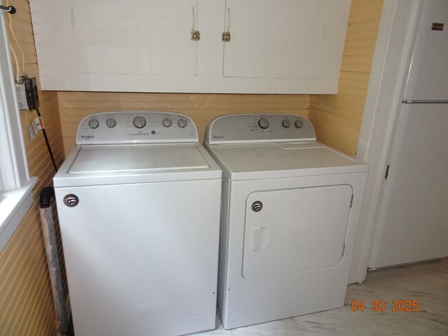 Building Photo - 2 Story Home in Toano VA for Rent