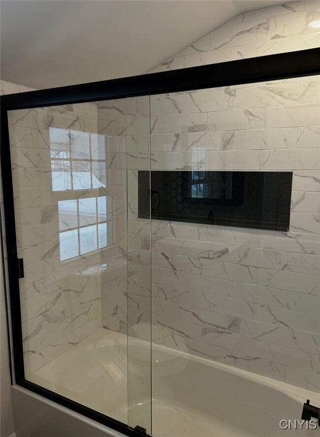 Building Photo - 435 French Rd