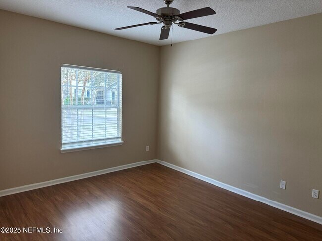 Building Photo - 575 Oakleaf Plantation Pkwy