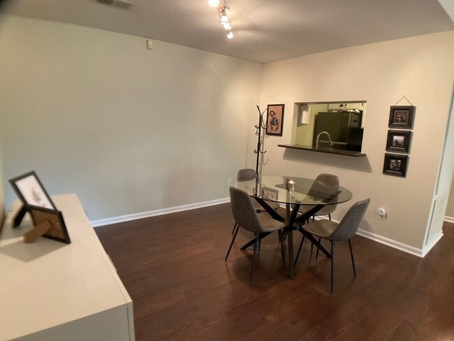 Building Photo - Spacious Condo in Brandon Ridge!