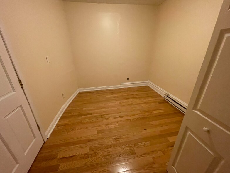 Building Photo - 1110 W Allen St