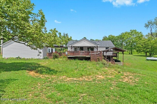 Building Photo - 250 Buck Knobs Rd