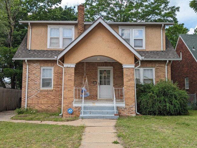 Building Photo - 1417 Fairmount St