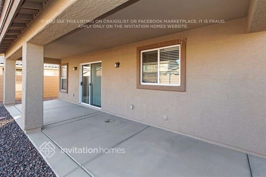Building Photo - 41298 W Little Dr