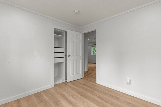 Building Photo - 4Bd Bothell Home!