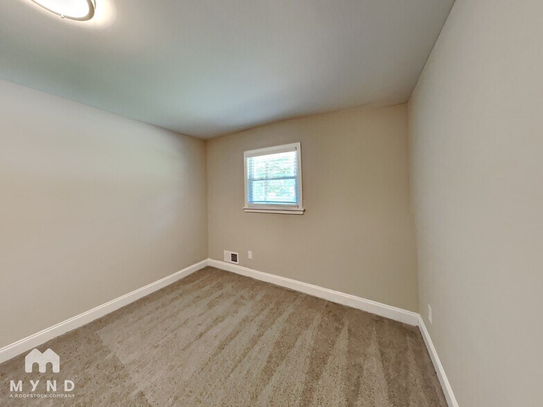 Building Photo - 8266 Lake View Terrace