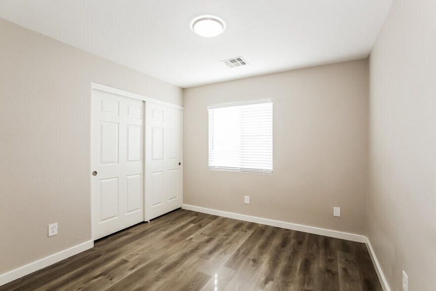 Building Photo - 5048 Charlo Dr