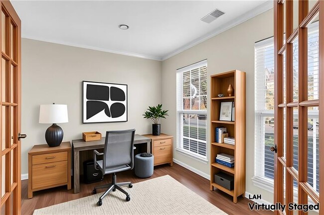 Building Photo - 704 Park Plaza E