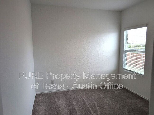 Building Photo - 12925 Michigan Shrs Trce