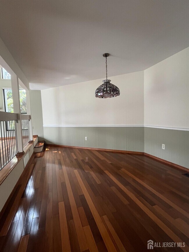 Building Photo - 16 Wisteria Ct