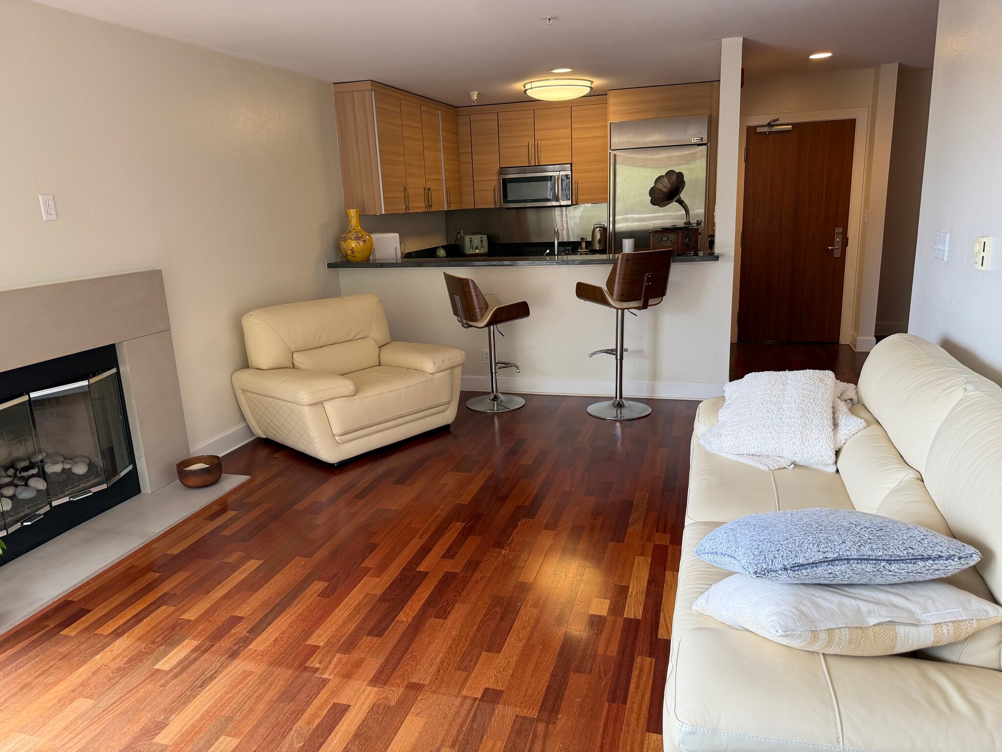 Building Photo - 1700 De Anza Blvd