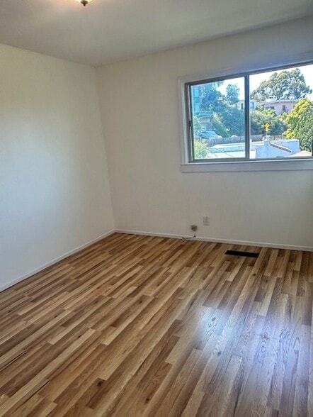Building Photo - 253 Humboldt Rd