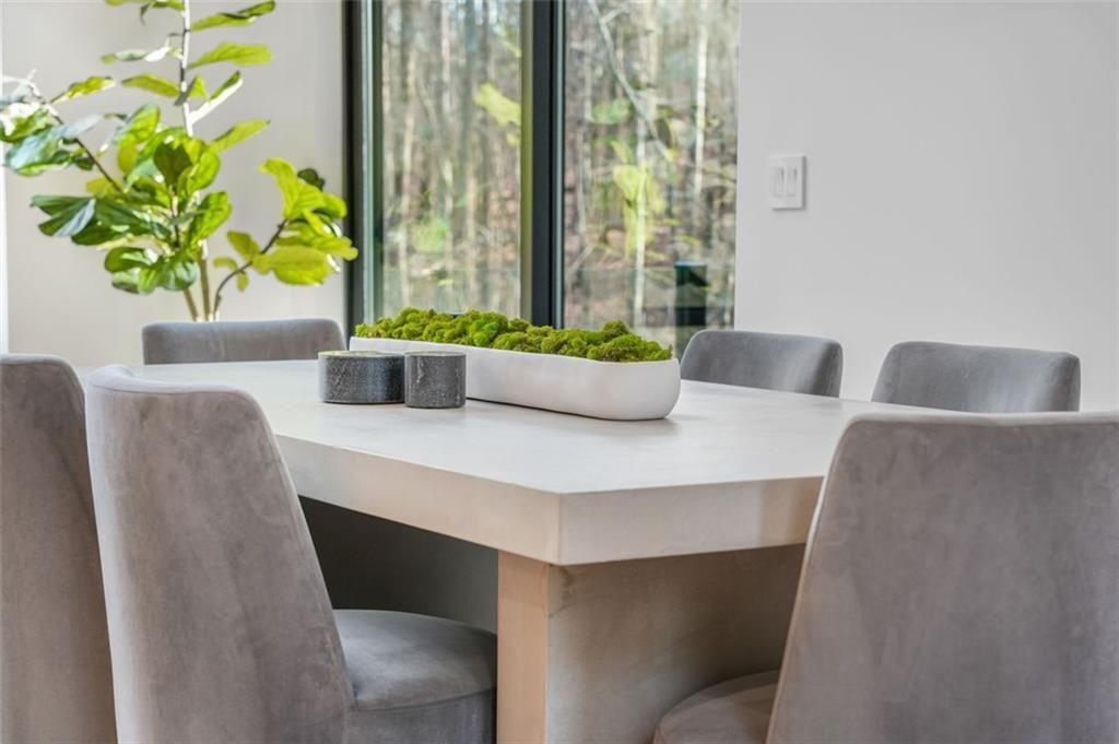 Building Photo - 1736 Cox Rd