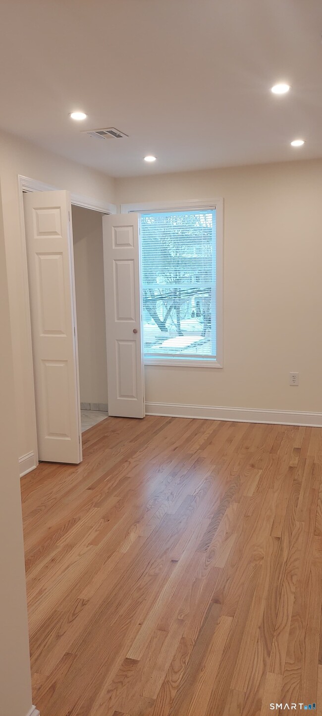 Building Photo - 67 Osborne Ave